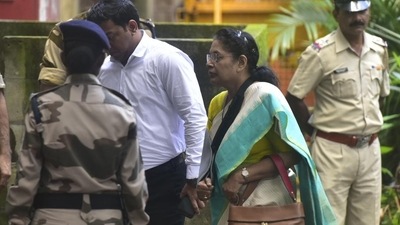 Varsha Raut, wife of Shiv Sena MP Sanjay Raut reached ED office in Mumbai. (HT photo by Anshuman Poyrekar) Varsha Raut, wife of Shiv Sena MP Sanjay Raut reached ED office in Mumbai. (HT photo by Anshuman Poyrekar)