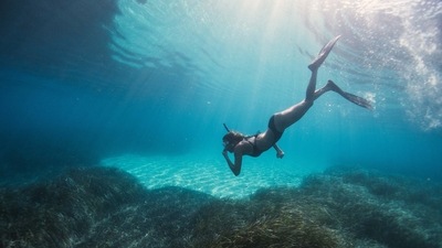 Go Snorkelling: This is one of the most popular activities in the Maldives. Whether you are a water baby or not, you should experience snorkelling in the Maldives since is an ultimate destination with about 2,500 reefs. (Unsplash)