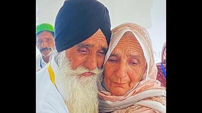 Gurmukh Singh with his lost sister Mumtaz Bibi at the Kartarpur Corridor. (Photo sourced from Punjabi Lehar) Gurmukh Singh with his lost sister Mumtaz Bibi at the Kartarpur Corridor. (Photo sourced from Punjabi Lehar)