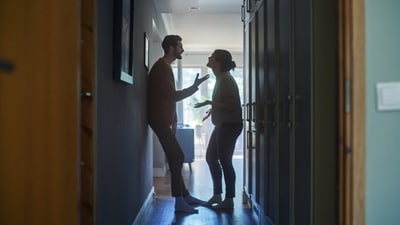 We sometimes emotionally depend on our partners. However, this can become a toxic trait. It is important to learn to soothe ourselves and pamper ourselves. That way we can be emotionally independent and have a clear idea of the relationship. (Unsplash)