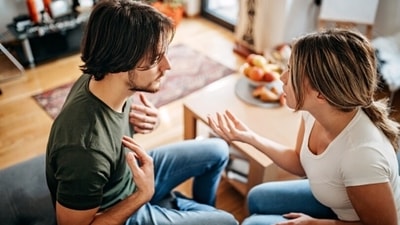 Anxiety and stress stem from situations when we do not ask enough questions and let the mind wander and overthink. In such situations, the therapist recommends that we should ask enough questions and get our answers. (Unsplash)