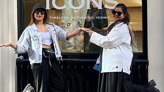 Sonakshi Sinha wore a white cropped top which she teamed with an oversized denim jacket and high-rise baggy trousers.(Instagram/@aslisona)