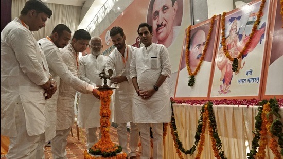 BJP state president Swatantra Dev Singh and BJP leader Pankaj Singh at inaugural function of three-day BJP Yuva Morcha state training camp in Agra on Saturday. (Ht photo)