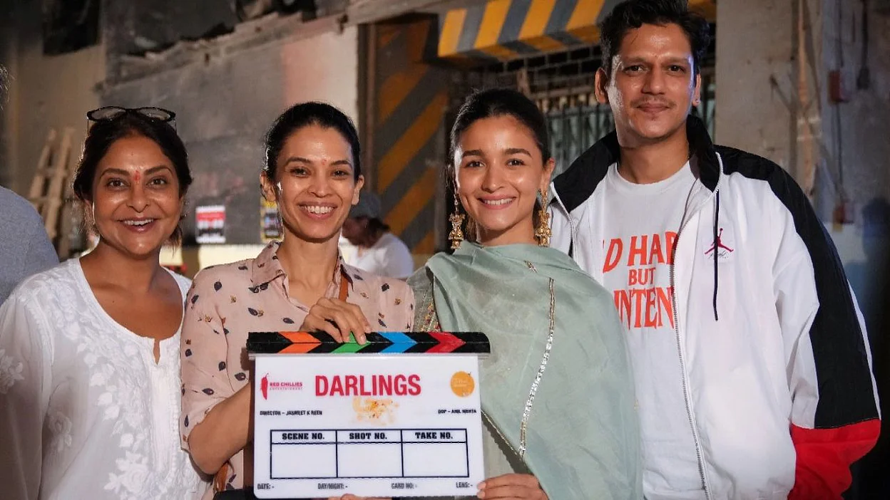 Director Jasmeet K Reen with Alia Bhatt, Vijay Varma, and Shefali Shah on the sets of Darlings.