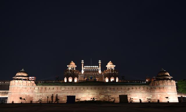 A view of illuminated Red Fort (Lal Qila) at night. (Photo: Sonu Mehta/HT) A view of illuminated Red Fort (Lal Qila) at night. (Photo: Sonu Mehta/HT)