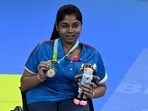 Gold medal winner India's Bhavina Hasmukhbhai Patel poses for photographs during the medal ceremony of the Para Table Tennis event.(PTI) Gold medal winner India's Bhavina Hasmukhbhai Patel poses for photographs during the medal ceremony of the Para Table Tennis event.(PTI)