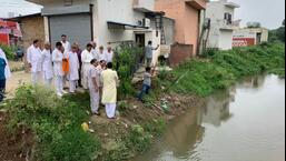 The recovery of the 32-km-long stretch of the Rakshi river has brought a smile to the face of thousands of farmers of 50 villages of Yamunanagar, Kurukshetra and Karnal districts in Haryana as the flow of water will help recharge the groundwater in these villages .  (HT Photo)