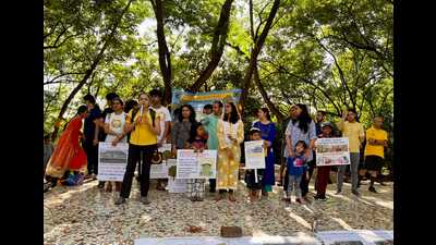 Protestors at Vetal tekdi on Sunday. (HT PHOTO)