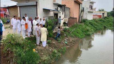 The recuperation of the 32-km-long stretch of the Rakshi river has brought a smile to the face of thousands of farmers of 50 villages of Yamunanagar, Kurukshetra and Karnal districts in Haryana as the flow of water will help recharge the groundwater in these villages. (HT Photo) The recuperation of the 32-km-long stretch of the Rakshi river has brought a smile to the face of thousands of farmers of 50 villages of Yamunanagar, Kurukshetra and Karnal districts in Haryana as the flow of water will help recharge the groundwater in these villages. (HT Photo)