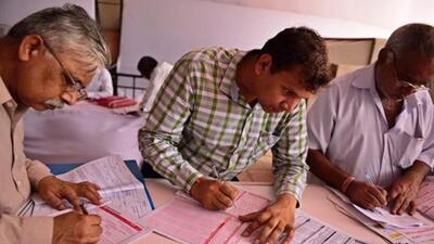 The Gujarat government on August 6 prematurely retired five deputy collector cadre officials who had attained the age of 50 years or more citing performance and other criteria. (Image used for representation). (MINT PHOTO.)