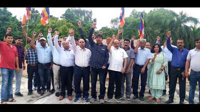 Electricity Bill issue: Power engineers, staff to abstain from work in U.P. today (HT photo) Electricity Bill issue: Power engineers, staff to abstain from work in U.P. today (HT photo)
