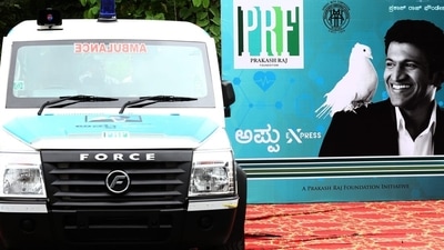 Actor-politician Prakash Raj donated an ambulance in memory of late Kannada actor Puneeth Rajkumar Actor-politician Prakash Raj donated an ambulance in memory of late Kannada actor Puneeth Rajkumar