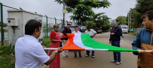Slogans like ‘Jai Hind’ and ‘Bharat Mata ki Jai’ were chanted by citizens (Twitter) Slogans like ‘Jai Hind’ and ‘Bharat Mata ki Jai’ were chanted by citizens (Twitter)