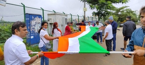 The residents walked from Somasundarapalya lake to Haralur Lake, covering a distance of three kilometers (Twitter/HSR Layout) The residents walked from Somasundarapalya lake to Haralur Lake, covering a distance of three kilometers (Twitter/HSR Layout)