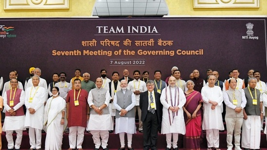 PM Narendra Modi and other ministers and chief ministers at the 7th Governing Council meeting of NITI Aayog in New Delhi, Sunday.(PTI)