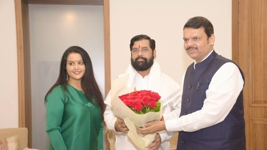 This photo of Devendra Fadnavis, Eknath Shinde was part of Amruta Fadnavis Friendship Day Wish.