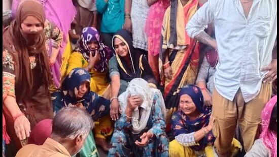 The victims’ kin in an inconsolable state, at their residence in EWS Colony, Chandigarh Road, Ludhiana. (HT File)