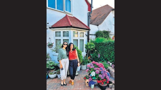 Actor Dipannita Sharma recently met her friend Charisma Dutta in UK.