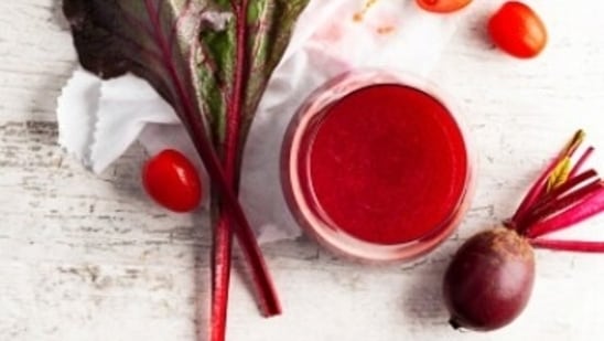 Tomato carrot beetroot juice is a healthy dose for starting the day right. These vegetables are rich in antioxidants, thereby draining out the toxins and boosting the energy of the body.(Unsplash)