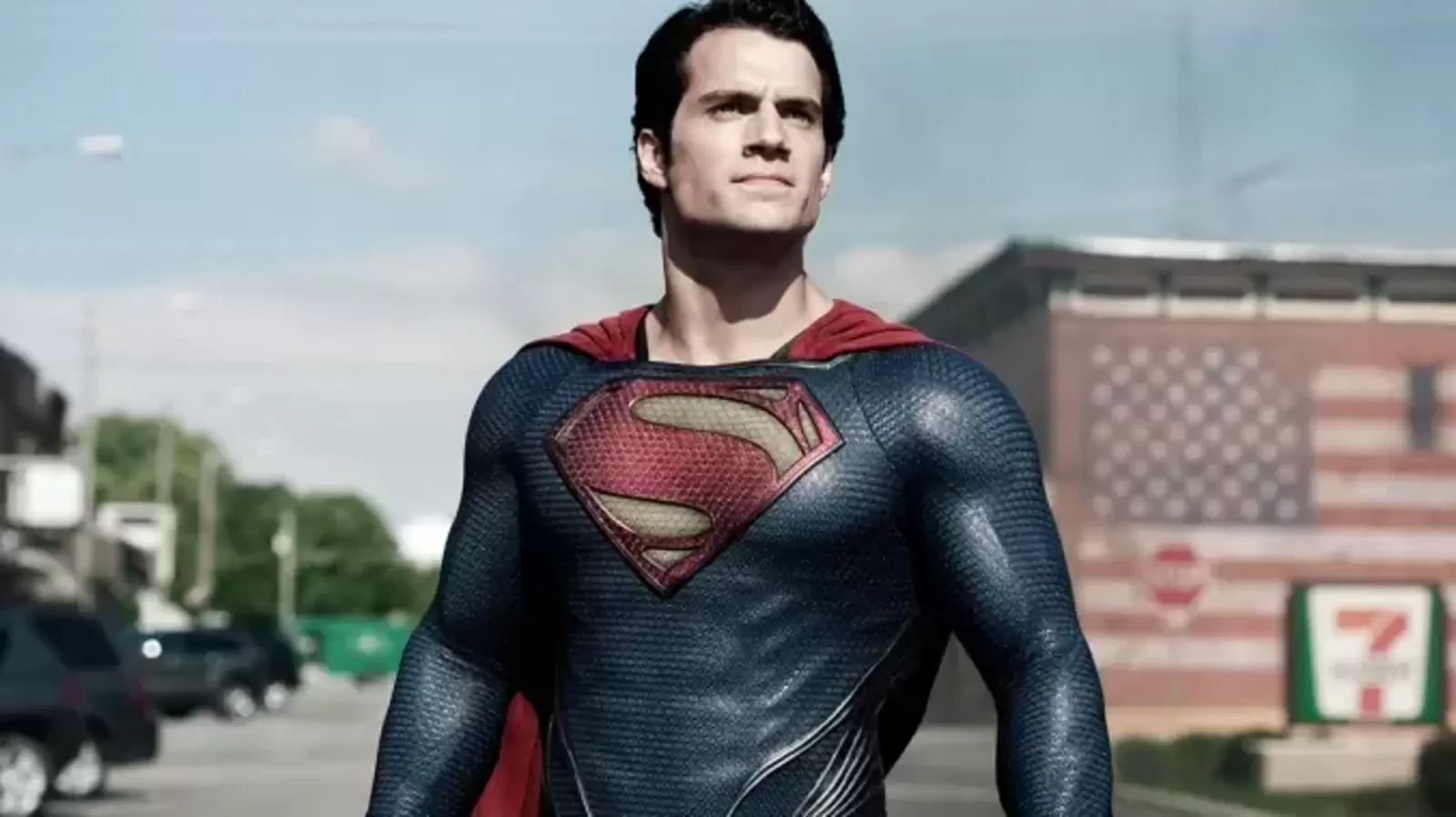 Henry Cavill being approached to return as Superman in DCEU by ...