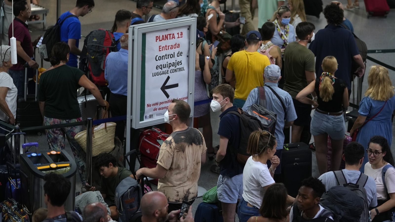 Spanish bullet train service between between Madrid and Barcelona