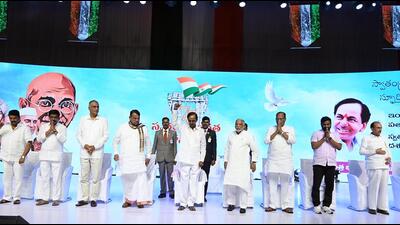 Telangana chief minister K Chandrasekhar Rao on Monday called upon the people to be wary of the divisive forces which are out to divide the country on communal lines. (HT) Telangana chief minister K Chandrasekhar Rao on Monday called upon the people to be wary of the divisive forces which are out to divide the country on communal lines. (HT)