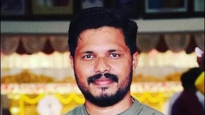 Praveen Kumar Nettaru (32) was hacked to death by unidentified motorbike-borne assailants on July 26 night at Bellare in Dakshina Kannada district. (HT Photo) Praveen Kumar Nettaru (32) was hacked to death by unidentified motorbike-borne assailants on July 26 night at Bellare in Dakshina Kannada district. (HT Photo)
