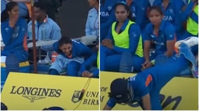 Yastika Bhatia trips when walking out to bat in CWG 2022 Final (Twitter)