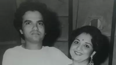 Suresh Wadkar and Tabassum in an old photo. Suresh Wadkar and Tabassum in an old photo.
