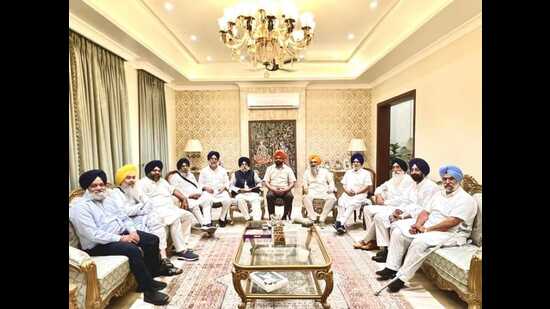 SAD leaders’ Amritsar huddle seeks Jhunda panel report implementation SAD leaders’ Amritsar huddle seeks Jhunda panel report implementation