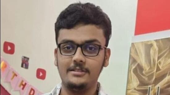 Shrenik Sakala from Amravati topped Maharashtra in the second JEE Mains session. (HT photo) Shrenik Sakala from Amravati topped Maharashtra in the second JEE Mains session. (HT photo)