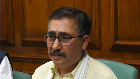 Himachal Vidhan Sabha speaker Vipin Parmar addressing the media in Shimla on Monday. (Deepak Sansta / Hindustan Times)