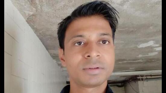 Pravin Suresh Shelar, the 42-year-old man who was killed in Panvel. Three persons have been arrested. (HT PHOTO) Pravin Suresh Shelar, the 42-year-old man who was killed in Panvel. Three persons have been arrested. (HT PHOTO)