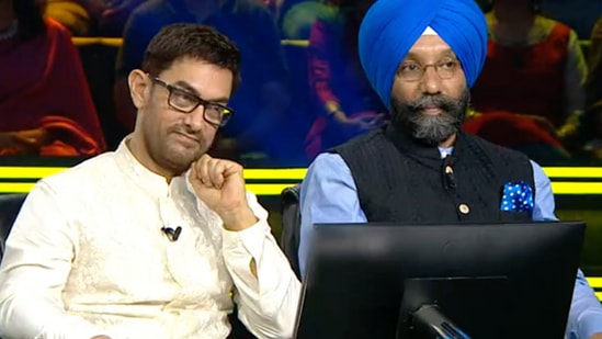 Aamir Khan with Major DP Singh on Kaun Banega Crorepati 14.