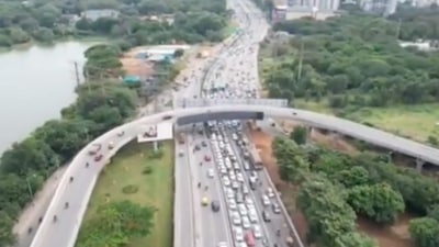 Picture for representation. This is not the Shivananda circle steel bridge. Picture for representation. This is not the Shivananda circle steel bridge. 