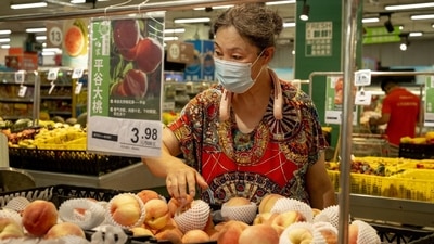 The Institute of Food Technologists question whether date labels are an accurate measure of food safety anyway, as post-packaging temperature control cannot be assured. (Representative Image/ Bloomberg)