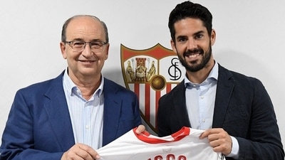 Isco pens two-year contract with Sevilla (Twitter/SevillaFC)