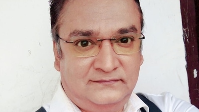 Saibal Chatterjee shared a video of himself attempting suicide on Facebook. Saibal Chatterjee shared a video of himself attempting suicide on Facebook.