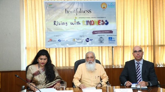 (L to R) Dr. Nivedita Shreyans, Dr Anil Sahasrabuddhe, Dr Jose Luiz