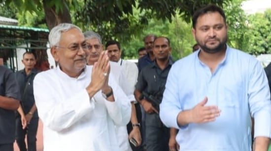 Nitish Kumar with RJD leaders Tejashwi Yadav and his brother Tej Pratap. (HT Photo) Nitish Kumar with RJD leaders Tejashwi Yadav and his brother Tej Pratap. (HT Photo)