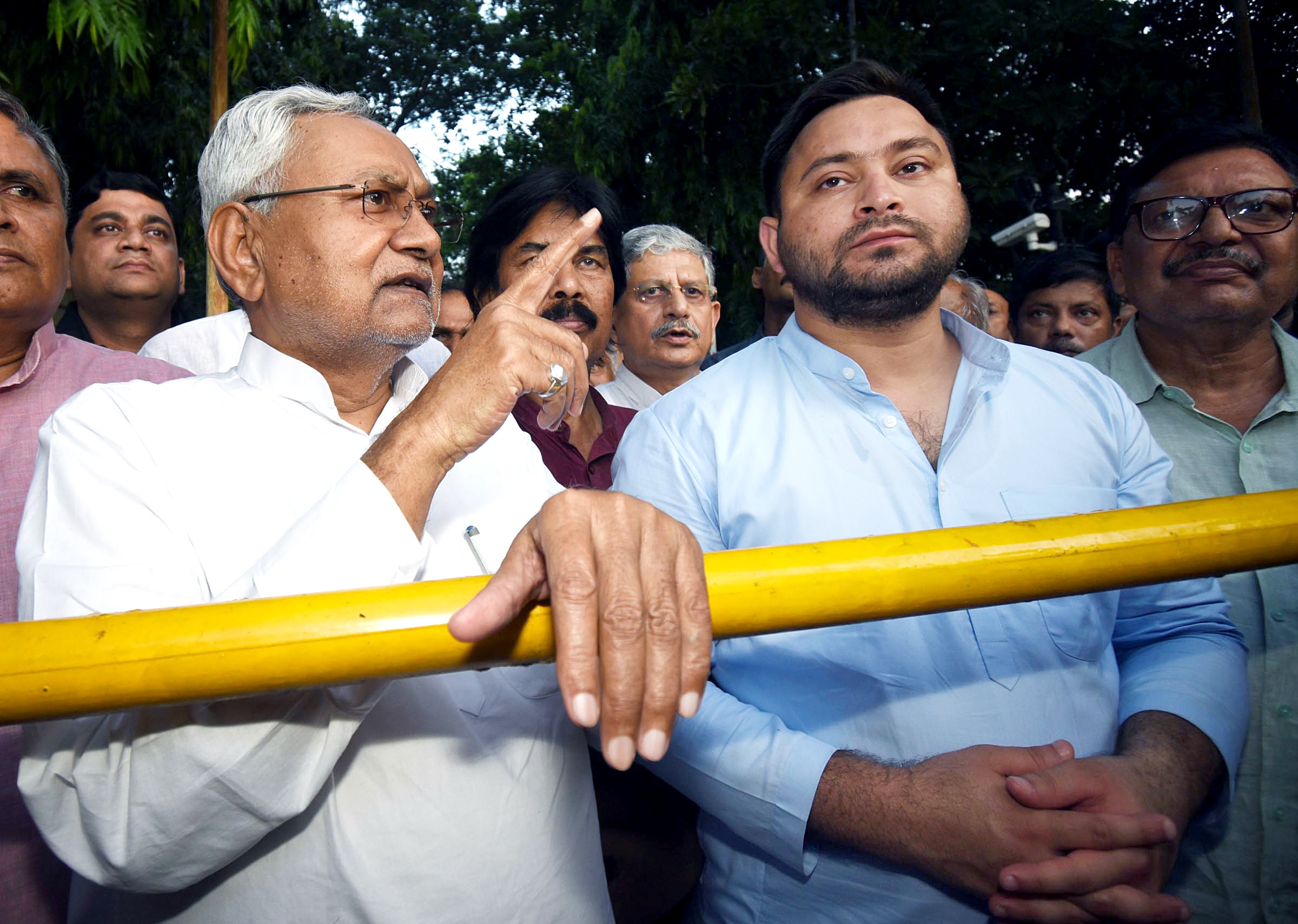 JD(U) leader Nitish Kumar speaks to the media after meeting Bihar governor Phagu Chauhan, as RJD's Tejashwi Yadav looks on, in Patna on Tuesday. (ANI) JD(U) leader Nitish Kumar speaks to the media after meeting Bihar governor Phagu Chauhan, as RJD's Tejashwi Yadav looks on, in Patna on Tuesday. (ANI)