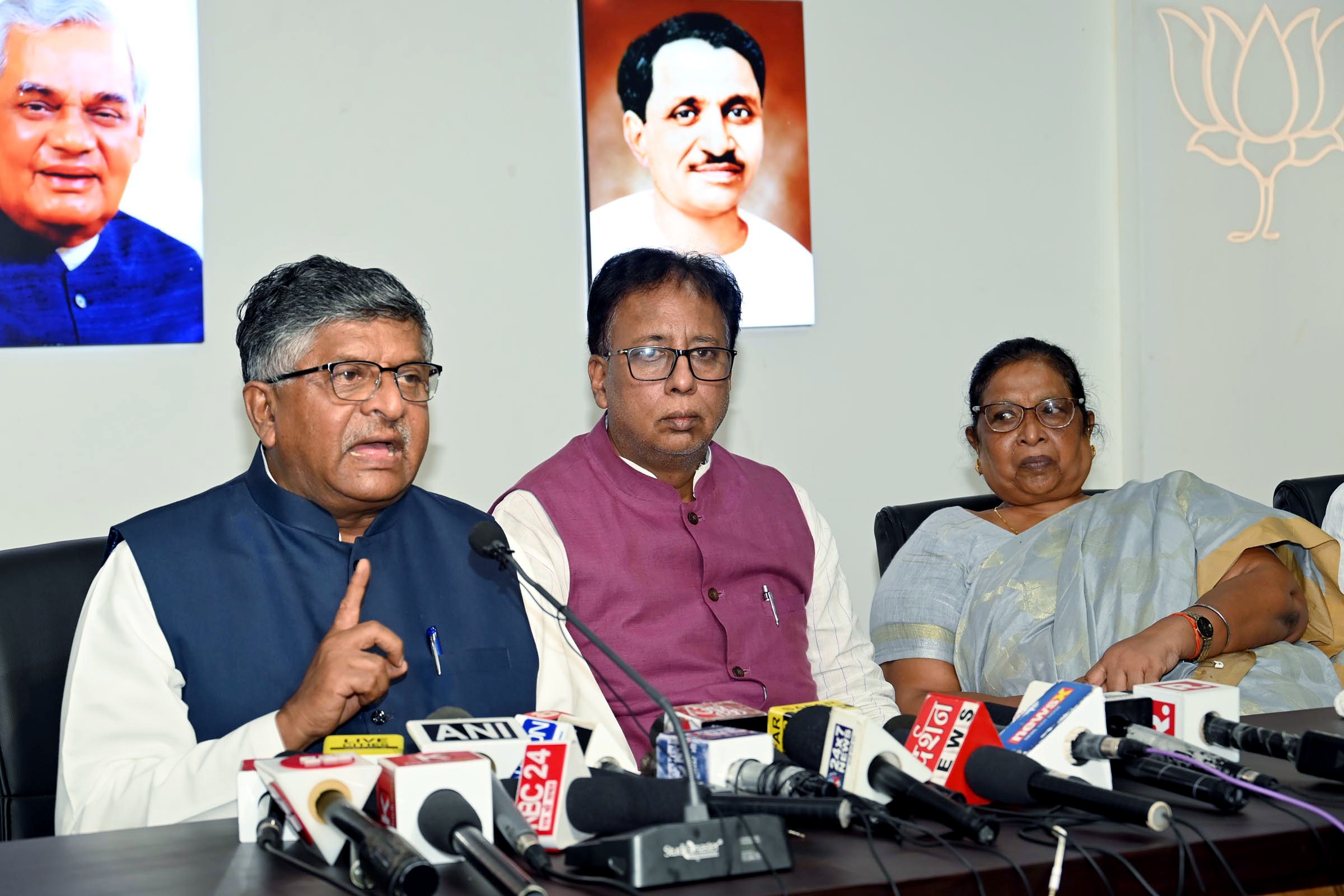 Ravi Shankar Prasad addresses a press conference with state BJP president Sanjay Jaishwal after Bihar CM Nitish Kumar resigned, in Patna on Tuesday. (ANI) Ravi Shankar Prasad addresses a press conference with state BJP president Sanjay Jaishwal after Bihar CM Nitish Kumar resigned, in Patna on Tuesday. (ANI)