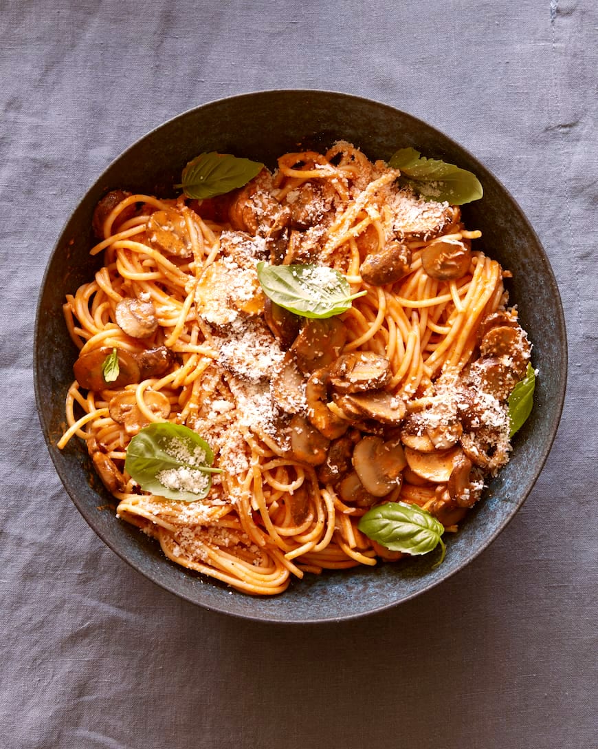 Red Pepper Pasta with Garlic Butter Mushrooms Red Pepper Pasta with Garlic Butter Mushrooms
