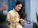 Hair oiling mistakes that can lead to excessive hair fall(gettyimages) Hair oiling mistakes that can lead to excessive hair fall(gettyimages)
