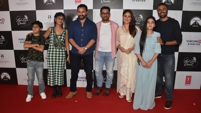 Kareena Kapoor attended a special screening of Laal Singh Chaddha in Mumbai on Wednesday night with her husband Saif Ali Khan. Aamir Khan and his wife Kiran Rao, who have co-produced the movie, posed for a group picture with Kareena and Saif, and the film's director Advait Chandan among others. Kareena Kapoor attended a special screening of Laal Singh Chaddha in Mumbai on Wednesday night with her husband Saif Ali Khan. Aamir Khan and his wife Kiran Rao, who have co-produced the movie, posed for a group picture with Kareena and Saif, and the film's director Advait Chandan among others. 