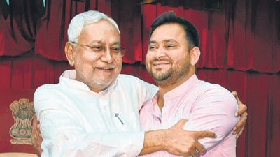 Patna, India - August 10, 2022: Bihar Chief Minister Nitish Kumar with Deputy Chief Minister Tejashwi Yadav after taking oath at Raj Bhawan in Patna, Bihar, India, on Wednesday, August 10, 2022. (HT Photos) Patna, India - August 10, 2022: Bihar Chief Minister Nitish Kumar with Deputy Chief Minister Tejashwi Yadav after taking oath at Raj Bhawan in Patna, Bihar, India, on Wednesday, August 10, 2022. (HT Photos)