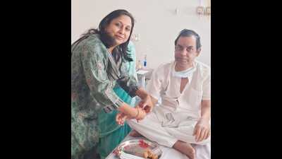 Professor Sujata Deo of KGMU tying a rakhi to her brother and senior I-T official Sandeep Kumar at Ahmedabad’s Institute of Kidney Disease and Research Centre, last year. (Sourced) Professor Sujata Deo of KGMU tying a rakhi to her brother and senior I-T official Sandeep Kumar at Ahmedabad’s Institute of Kidney Disease and Research Centre, last year. (Sourced)