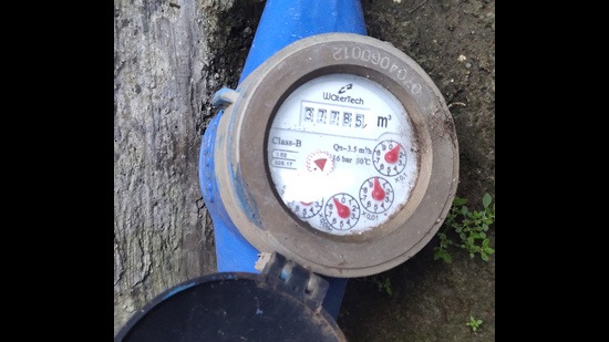 The Pune Municipal Corporation’s (PMC) audit report has passed strictures on water department for not recovering water meter dues from the citizens. (HT FILE PHOTO)