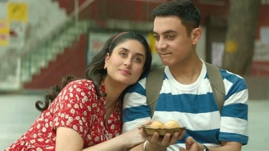लाल सिंह चड्ढा में आमिर खान मुख्य भूमिका में हैं और करीना कपूर उनके बचपन के प्यार रूपा का किरदार निभा रही हैं।