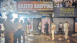 Police said the shooters left a note written in Hindi that if any one does business outside the centre, they will kill them, said a police officer. (Satish Bate/HT PHOTO)